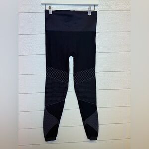 SPANX Navy Blue Textured Leggings Size Medium